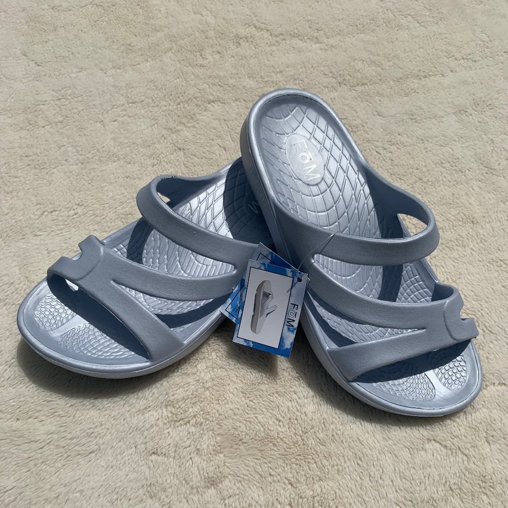 NWT Silver Blue Strap Sandal